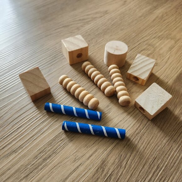 Wooden Toy Blocks Lot Of 24 Safari Animals Assorted Shapes - Picture 9 of 12